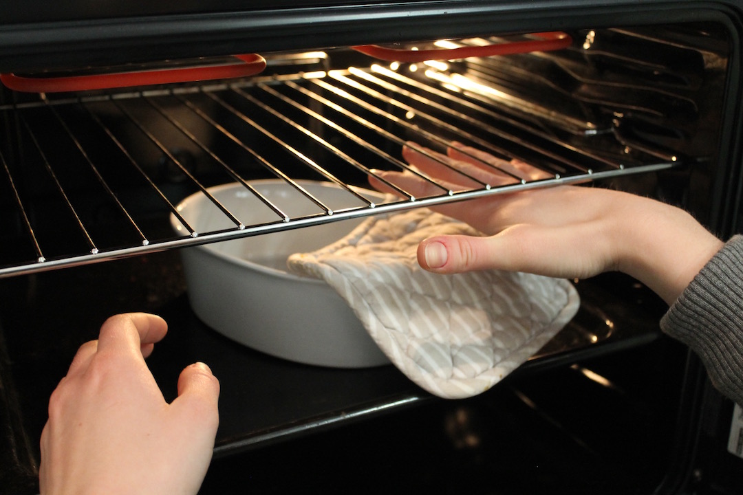 Bild 3: Die Beobachtung oder Vorstellung von anderen Personen in schmerzhaften Situationen löst in uns eine empathische Reaktion aus, die ein Verstehen und Teilen dieses Schmerzes umfasst.