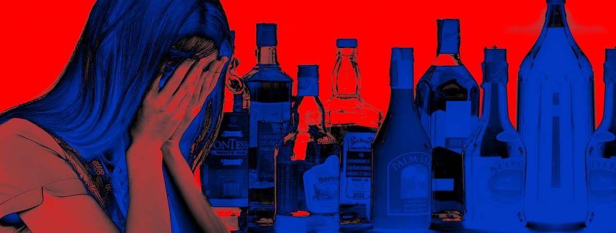 Symbolhafte Darstellung einer Angehörigen. Foto: geralt via Pixabay (https://pixabay.com/de/illustrations/frau-verzweiflung-alkohol-flasche-3319541/, Lizenz: https://pixabay.com/de/service/license/). Symbolhafte Darstellung einer Angehörigen. Foto: geralt via Pixabay (https://pixabay.com/de/illustrations/frau-verzweiflung-alkohol-flasche-3319541/, Lizenz: https://pixabay.com/de/service/license/).